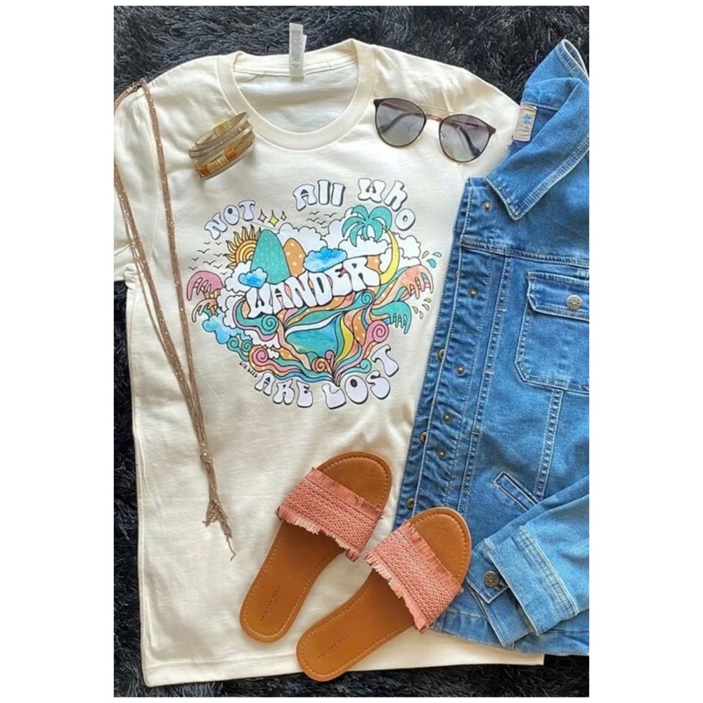 CLEARANCE Cream Not All Who Wander Are Lost Graphic Tee - Picture 2 of 3